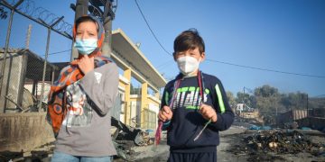 Πρόσφυγες και μετανάστες εν μέσω ρατσιστικού lockdown