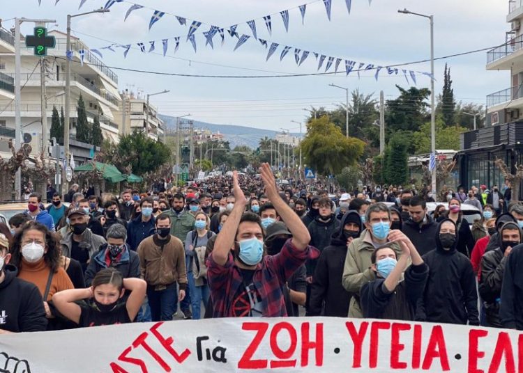 Τεράστιες πορείες στις γειτονιές της Αθήνας και όλης της Ελλάδας! (φωτο+βιντεο)