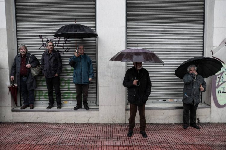 Έταζαν «ψηφιακές συντάξεις» δίνουν προκαταβολές-ψίχουλα