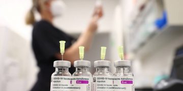 Εμβολιασμοί: Ρυθμοί χελώνας και… AstraZeneca