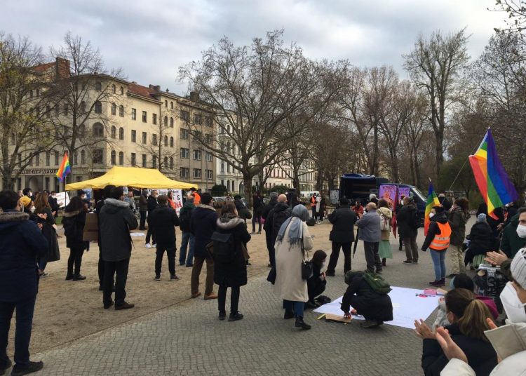 Βερολίνο: Διεθνιστική αλληλεγγύη Τούρκων και Ελλήνων… «εκτός έδρας»!