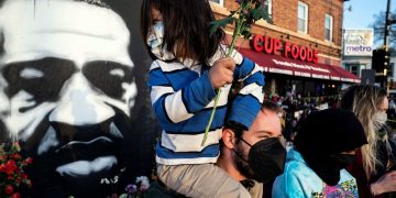 Καταδικάστηκε ο δολοφόνος του Φλόιντ, το κίνημα BLM ακόμα ζητάει δικαίωση