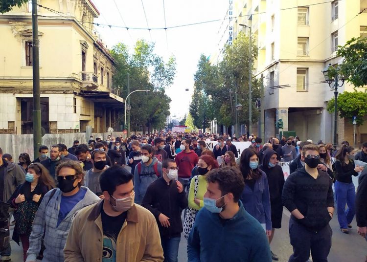 Δυναμική εργατική απάντηση στο νομοσχέδιο Χατζηδάκη (φωτο)