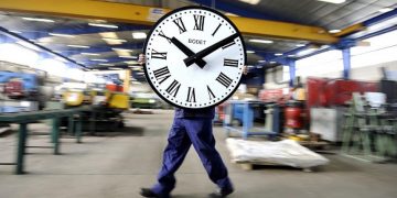 Νομοσχέδιο Χατζηδάκη: Στρατηγική μάχη για το μέλλον της εργασίας