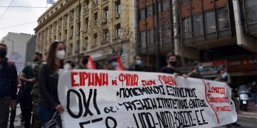 Αντιπολεμική μέρα δράσης σε 13 + 1 πόλεις (φωτο+βίντεο)