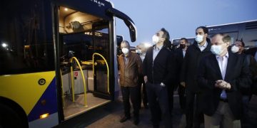 ΕΑΣ: Μίζερη κυβερνητική φιέστα παραλαβής ενοικιασμένων πανάκριβων σαράβαλων