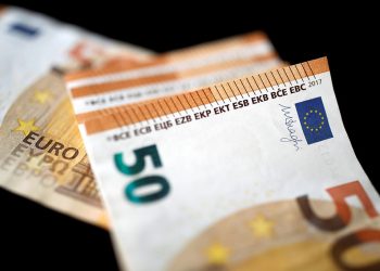 Ιδιώτες ολιγάρχες τα αφεντικά, κρατικό το χρήμα