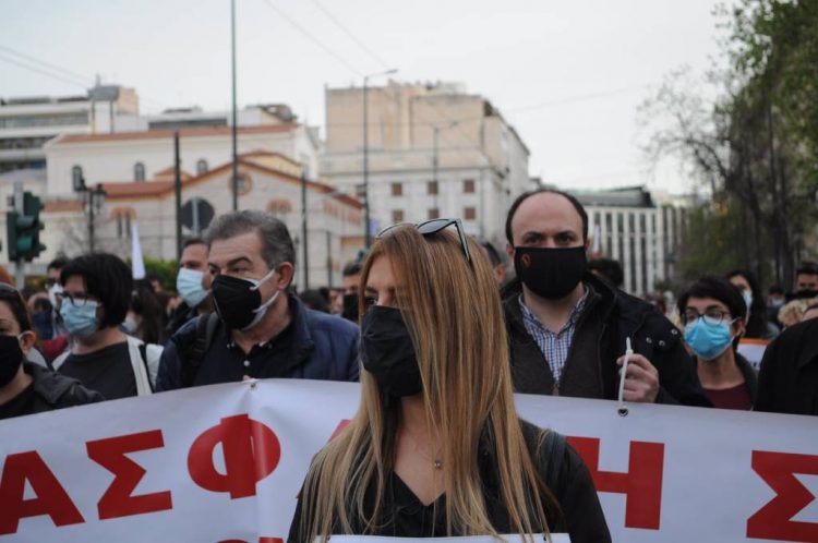 Δεκάδες εργατικά σχήματα καλούν σε αγώνα και απεργία ενάντια στο αντεργατικό τερατούργημα