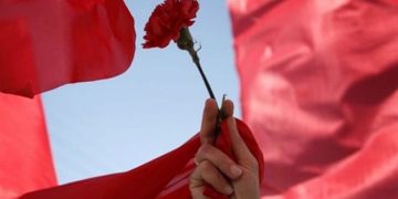 1η Μάη: Ψωμί και τριαντάφυλλα!