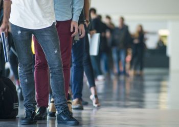 Εχθρός και  των ανέργων  ο νόμος Χατζηδάκη