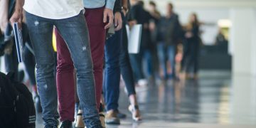 Εχθρός και  των ανέργων  ο νόμος Χατζηδάκη