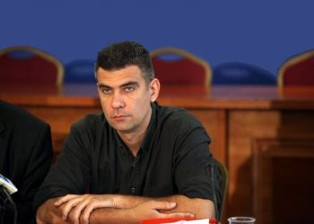 Απόστολος Καψάλης: Η κυβέρνηση επικυρώνει την εργασιακή ζούγκλα