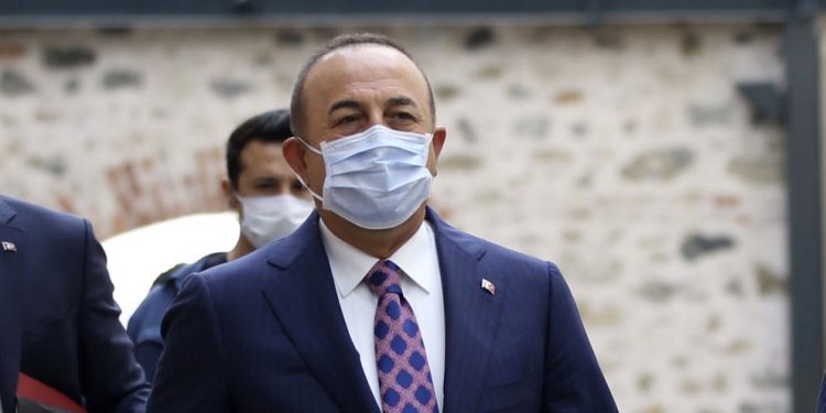 «Ιδιωτική» επίσκεψη Τσαβούσογλου στην «αόρατη» μειονότητα