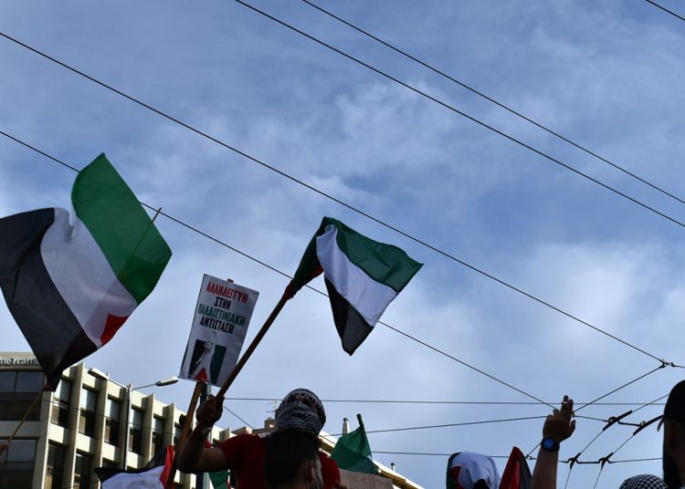 «Έπνιξαν» με χημικά την αλληλεγγύη στην Παλαιστίνη (φωτο+βιντεο)