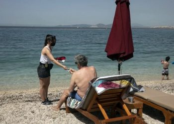 Τουρισμός σε… Covid free νησιά χωρίς εργασιακά δικαιώματα