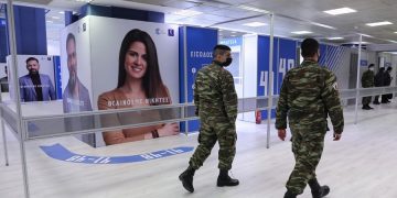 Χακί εμβολιαστικά κέντρα με εργασιακή εκμετάλλευση φαντάρων