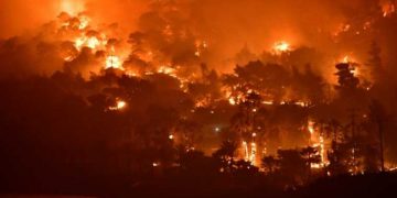 Ανταρσία στον Μωριά: Οι φωτιές στα βουνά της Πελοποννήσου ετοιμάζουν τα… φιλέτα των «επενδυτών»