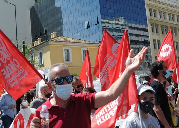 Μαζική διαδήλωση μήνυμα κατά των αντεργατικών σχεδιασμών (φωτό+βίντεο)