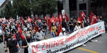 Μαζική διαδήλωση μήνυμα κατά των αντεργατικών σχεδιασμών (φωτό+βίντεο)