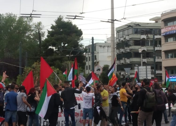 «Έπνιξαν» με χημικά την αλληλεγγύη στην Παλαιστίνη (φωτο+βιντεο)