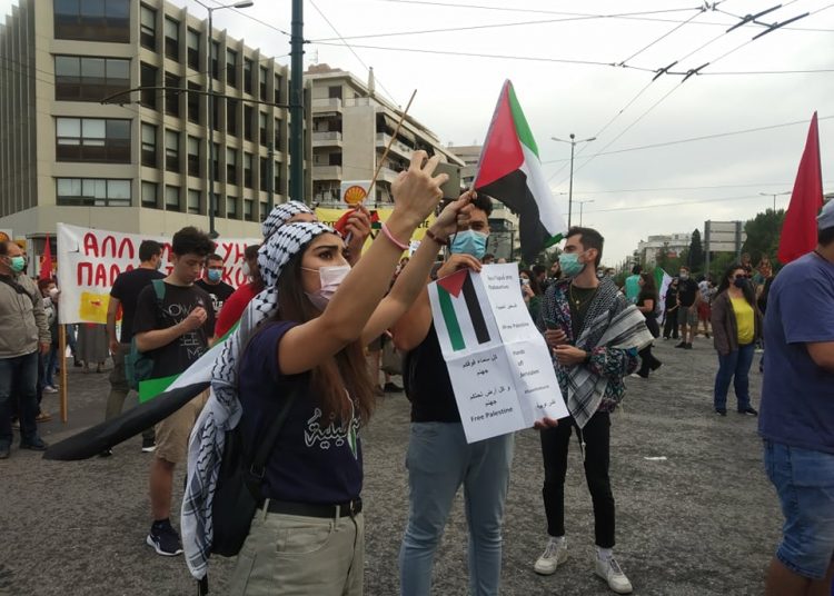 «Έπνιξαν» με χημικά την αλληλεγγύη στην Παλαιστίνη (φωτο+βιντεο)