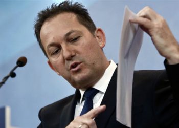 Τα πολλαπλά κέρδη της συνενοχής στη χειραγώγηση