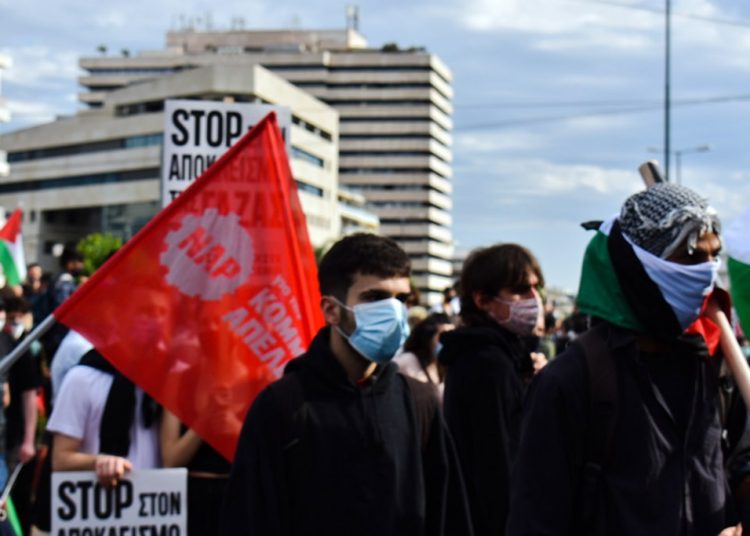 Η κυβέρνηση «βομβαρδίζει» τους Παλαιστίνιους στην Αθήνα (φωτο+βιντεο)