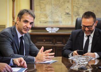 «Σάλπισμα» γενικής επίθεσης από Μητσοτάκη-Στουρνάρα