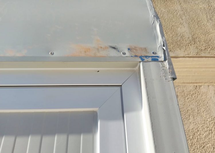 Πρόκληση: Στήνουν «τενεκεδένια κουτιά» για νήπια και δήθεν προσχολική εκπαίδευση (φωτό)