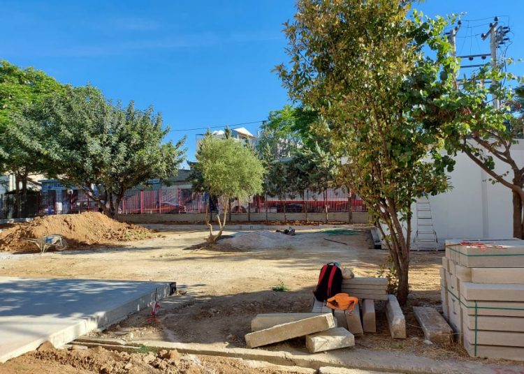 Πρόκληση: Στήνουν «τενεκεδένια κουτιά» για νήπια και δήθεν προσχολική εκπαίδευση (φωτό)