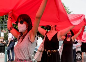 Μετά τα Γλυκά Νερά: Δολοφονίες γυναικών και της αλήθειας