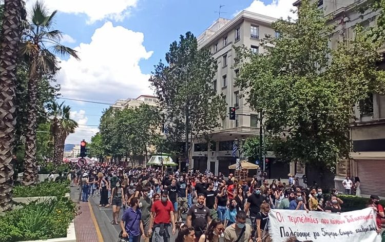 Μεγαλειώδης απεργιακή διαδήλωση κατά του αντεργατικού νομοσχεδίου (βίντεο+φωτο)