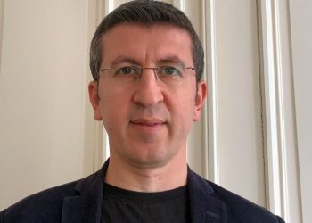 Ντεβρίς Τσιμέν: Στοχοποιούν το HDP γιατί είπε «όχι»  στις πολεμικές επεμβάσεις