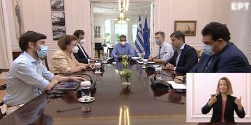 Ψηφιακά-τουριστικά «καθρεφτάκια και χάντρες» στους νέους 18-25 μοιράζει η κυβέρνηση