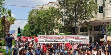 Μεγαλειώδης απεργιακή διαδήλωση κατά του αντεργατικού νομοσχεδίου (βίντεο+φωτο)