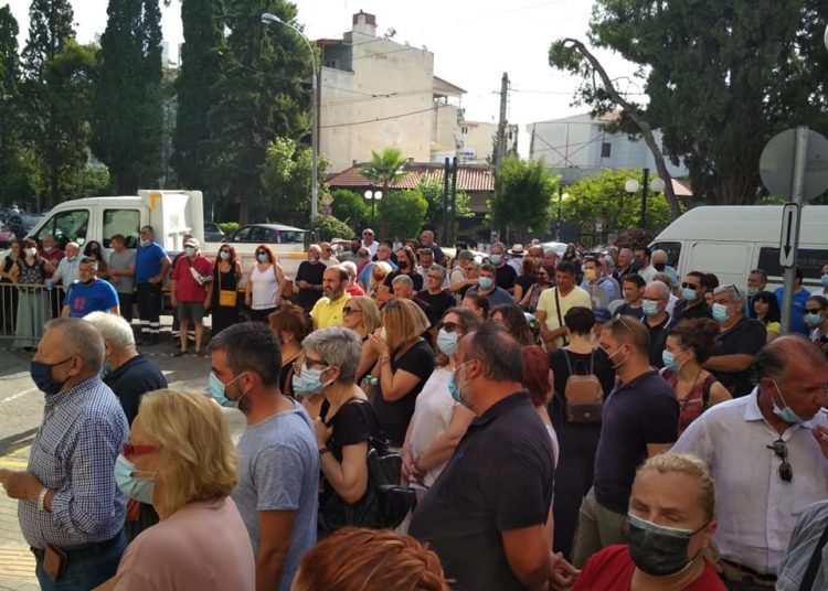 Νέα Φιλαδέλφεια: Ο δήμος δίνει 3,8 εκατ. ευρώ για… φώτα led