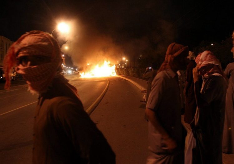 «Έκρηξη» και στο Ομάν, με τη νεολαία μπροστά