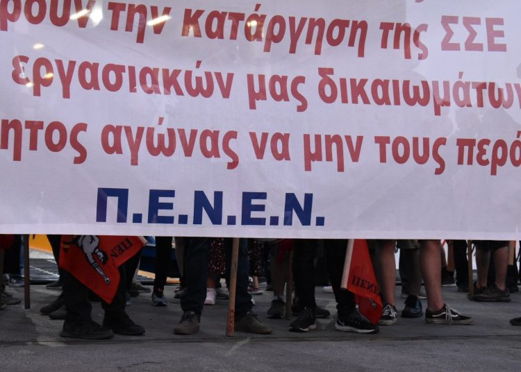 Απεργιακή απειθαρχία της ΠΕΝΕΝ κόντρα σε καταστολή-κυβέρνηση-ΓΣΕΕ (φωτογραφίες-βίντεο)