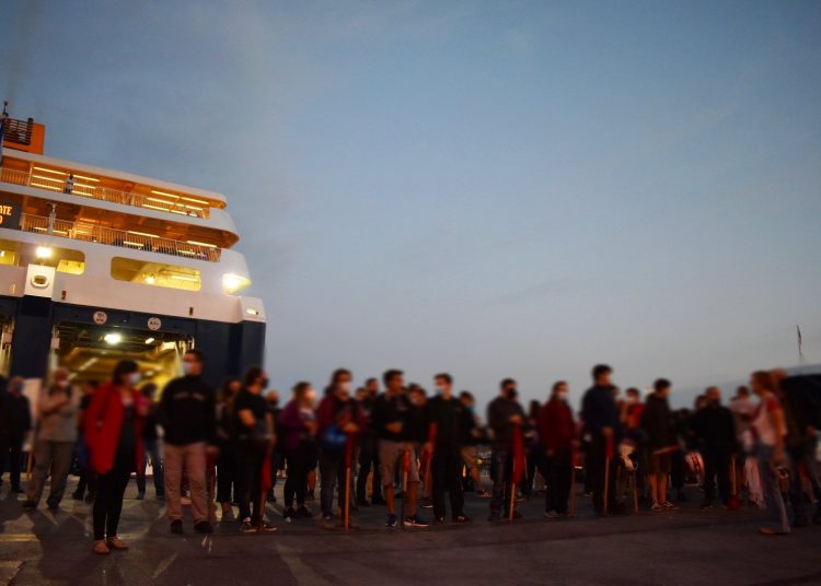 Απεργιακή απειθαρχία της ΠΕΝΕΝ κόντρα σε καταστολή-κυβέρνηση-ΓΣΕΕ (φωτογραφίες-βίντεο)