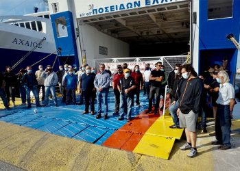 Λιμάνι Πειραιά: Τα κανάλια έφαγαν «άκυρο» από τον κόσμο! (βίντεο)