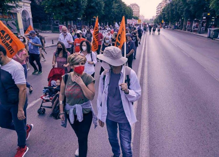 Δυναμικό «όχι» στο έκτρωμα Χατζηδάκη σε όλη τη χώρα (φώτο)