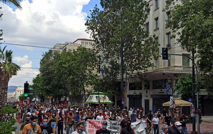 Μεγαλειώδης απεργιακή διαδήλωση κατά του αντεργατικού νομοσχεδίου (βίντεο+φωτο)