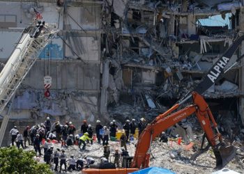 ΗΠΑ: Οι πλούσιοι χτίζουν,  οι φτωχοί γκρεμίζονται
