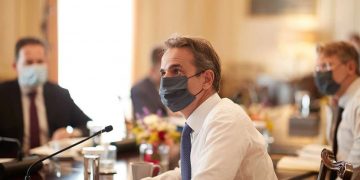 Θερινή καταιγίδα αντιλαϊκών νόμων εξαπολύει η κυβέρνηση