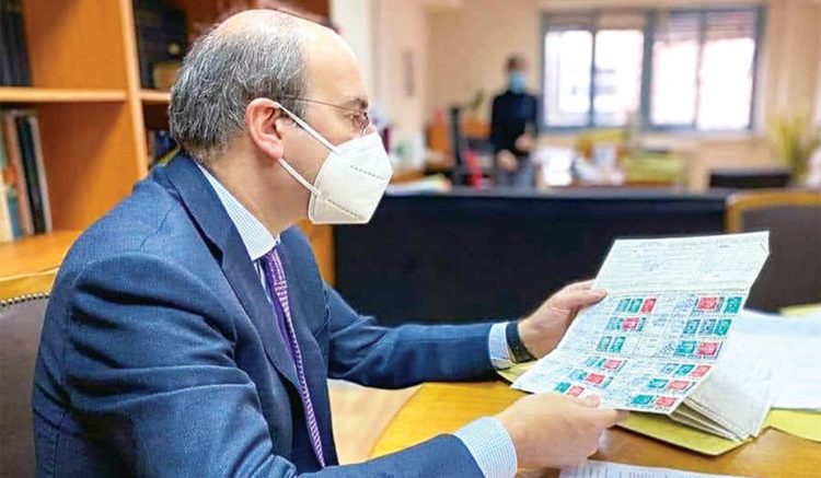 Επικουρικές στη ρουλέτα τζόγου και… παραγώγων