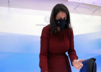 Σχολείο επιχείρηση και στρατώνας