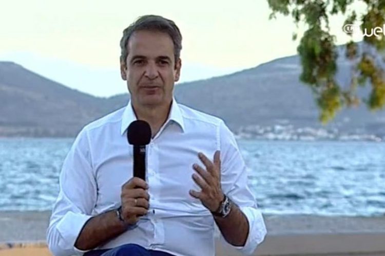 Ημίμετρα «ατομικής προστασίας» και παραινέσεις ενώ ο καύσωνας παραλύει τη χώρα