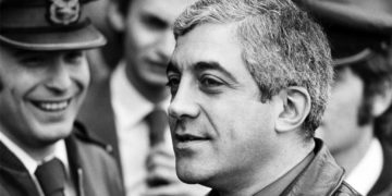 Οτέλο ντε Καρβάλιο: Τα γαρύφαλλα της επανάστασης είναι παντοτινά