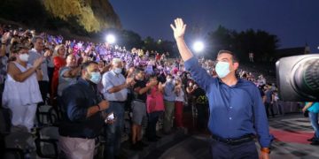 Συνδιάσκεψη ΣΥΡΙΖΑ: Βγάζει φλας «αριστερά» για να κερδίσει το Κέντρο