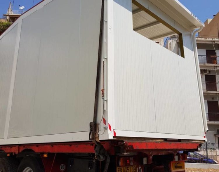 Η δημαρχία Μπακογιάννη γεμίζει πάρκα και οικόπεδα με…. τενεκέδες για την προσχολική αγωγή 4χρονων! (εικόνες)